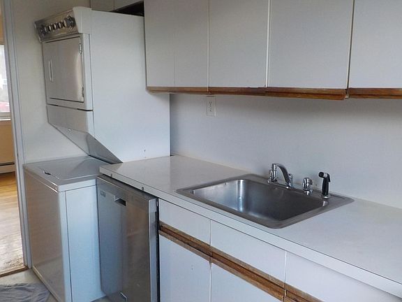 5th image of 254-16 75th Ave #1