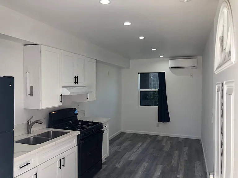 5545 Atlantic Ave #A — Photo 2