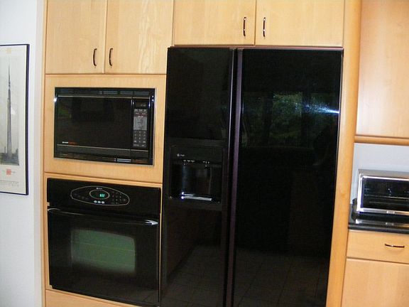 4th image of 2819 Emerald Dr
