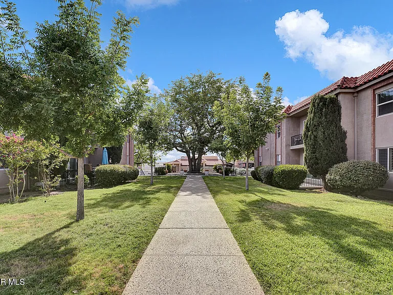252 Shadow Mountain Dr #F1 — Photo 41