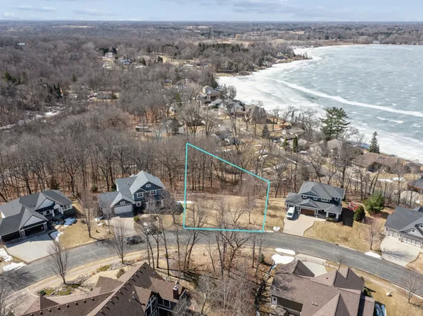 Karoline Ct N, Forest Lake, MN 55025