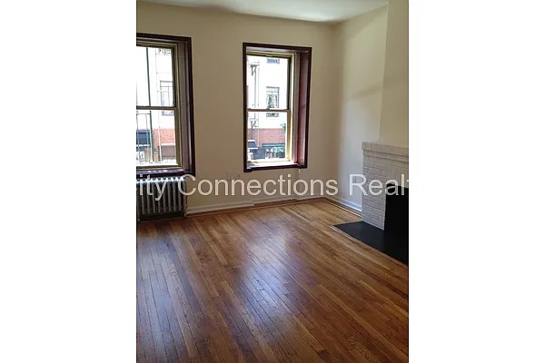 Rented by City Connections Realty | media 37