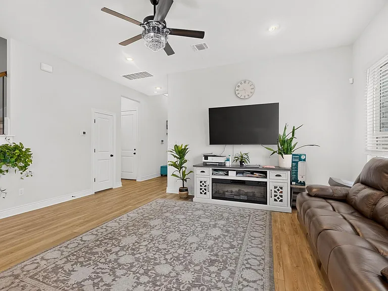 108 Red Camella Dr — Photo 5