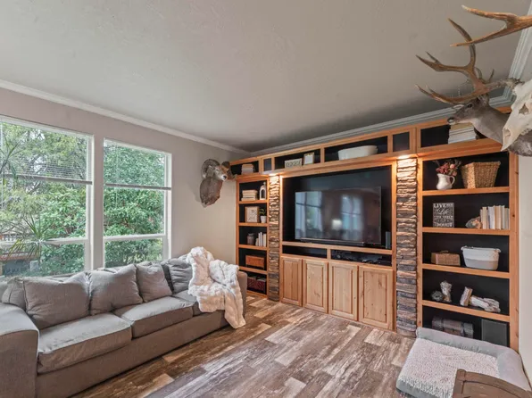 594 Detrick Dr Space 4, Grants Pass, OR 97527