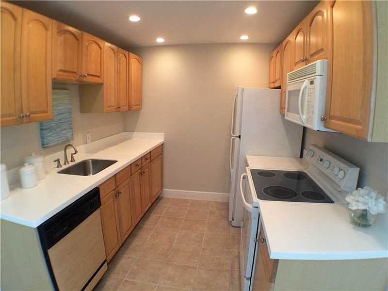1st image of 2404 Antigua Cir APT H4