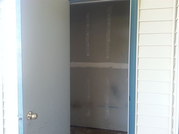 5th image of 1001 Lincoln St APT E105