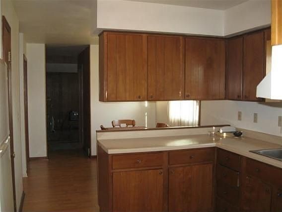 5th image of 2416 Mount Vernon Ave