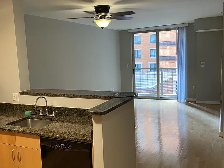 1000 New Jersey Ave SE #427 — Photo 9