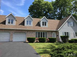 605 W Olive St, Astoria, IL 61501