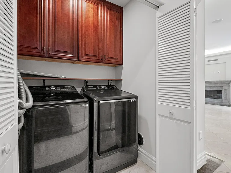 2412 Huntington Ln #A — Photo 11