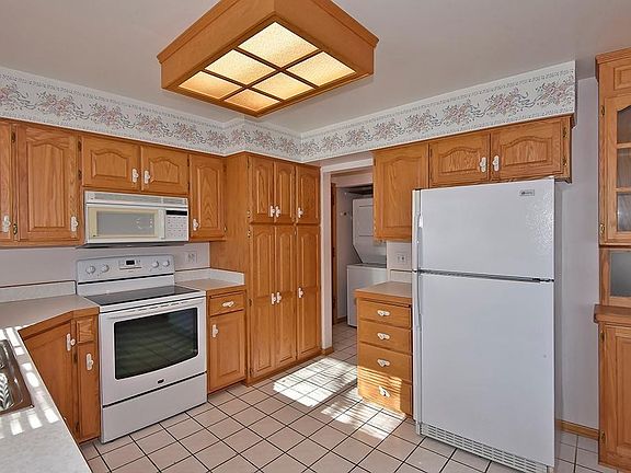 3rd image of 322 Barney St