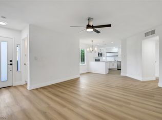 1026 E Oakey Blvd, Las Vegas, NV 89104