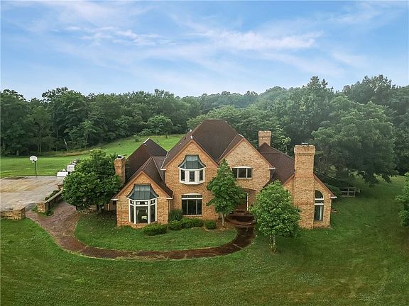 4th image of 325 Overbrook Rd