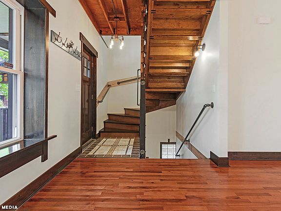 5th image of 1139 N Kedvale Ave