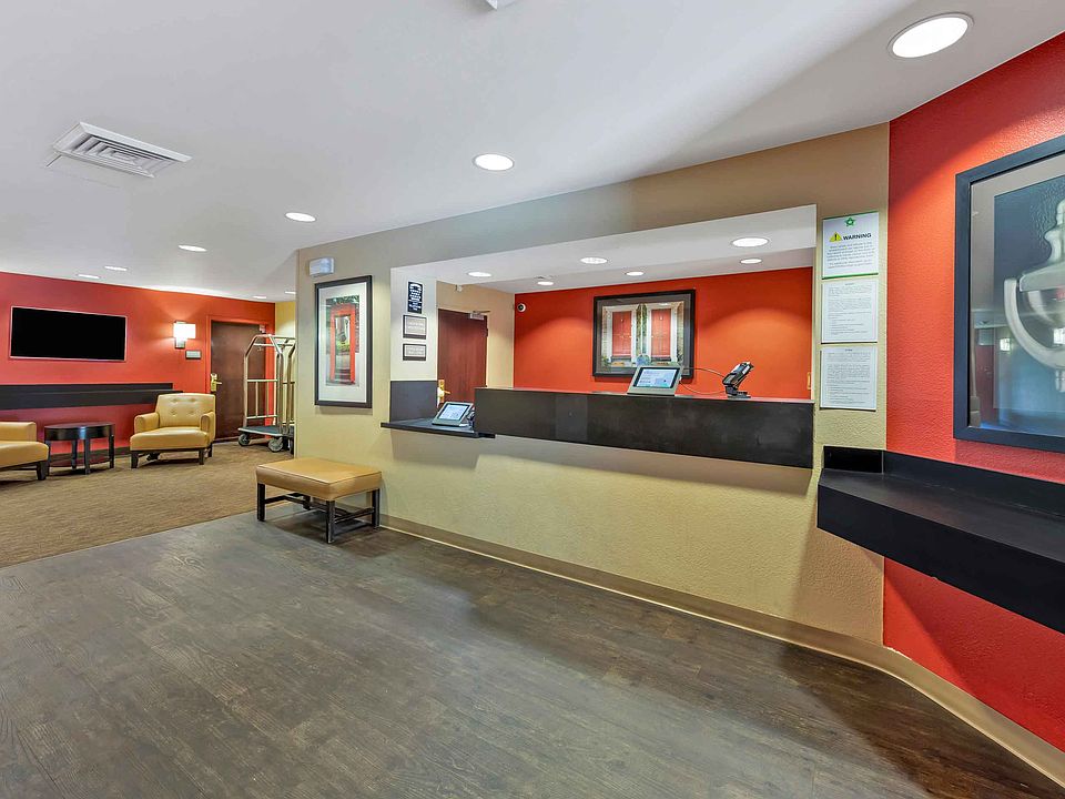 Lobby and Guest Check-in