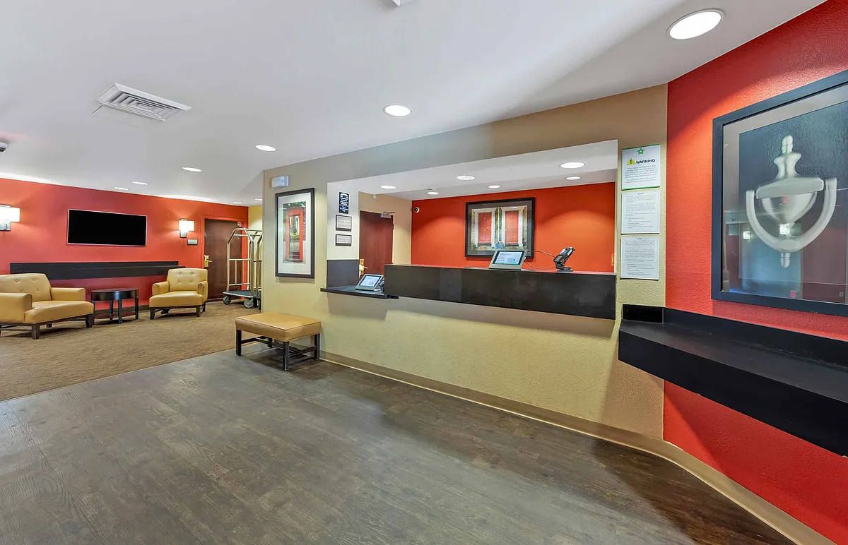 Lobby and Guest Check-in - Columbus - Dublin
