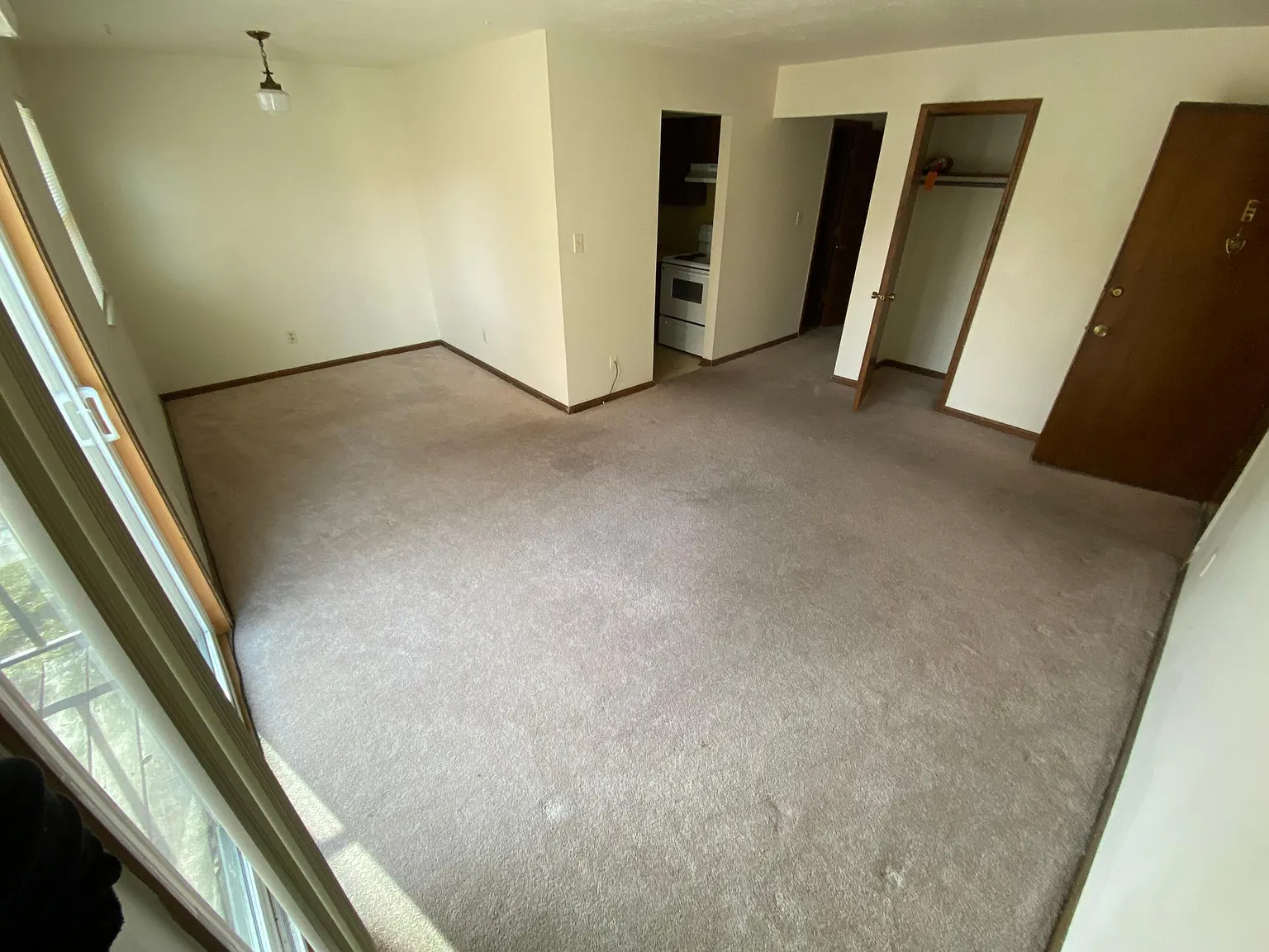 1212 Thurston St — Photo 1
