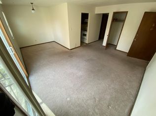 1212 Thurston St, Manhattan, KS 66502