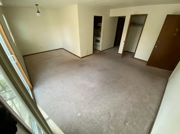 1212 Thurston St APT 5, Manhattan, KS 66502