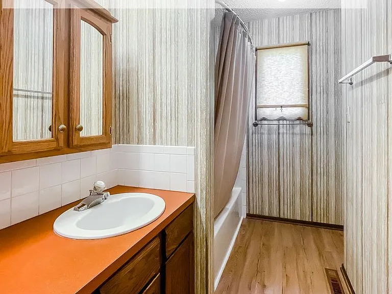 506 W 36th Ave #A — Photo 10