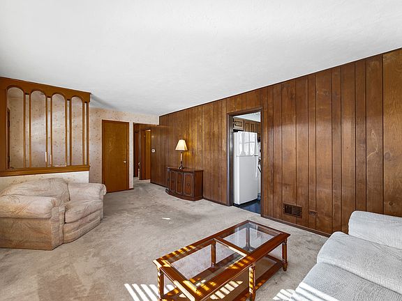 4th image of 1100 N 5th Ave