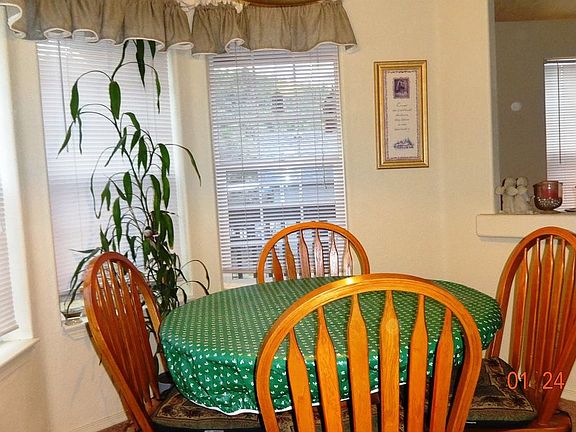 5th image of 249 Knoll Terrace Dr