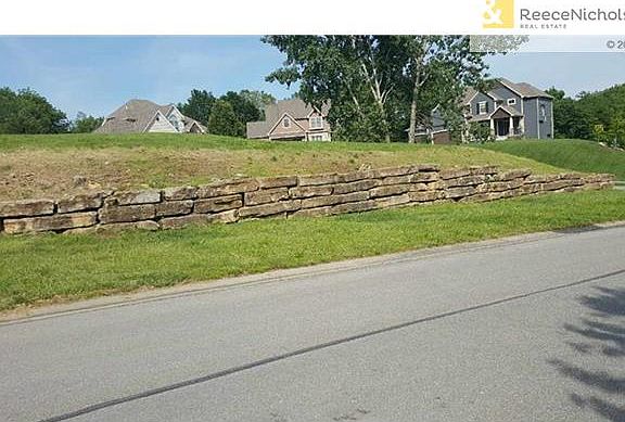 2nd image of 841 Scott Dr