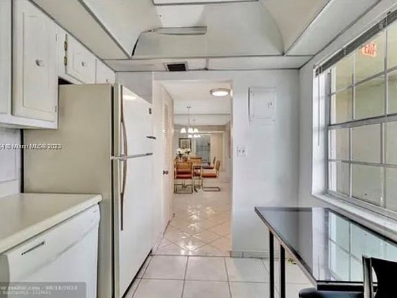 4th image of 4401 NW 41st St APT 406