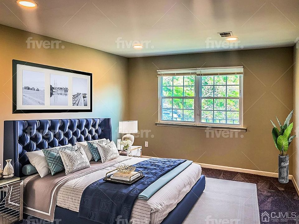 1st image of 126 College Dr #126