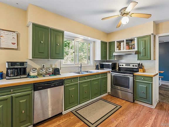 8th image of 2329 Melody Ln