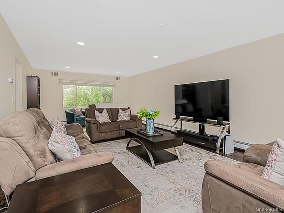 4th image of 8 Fairgreen Court