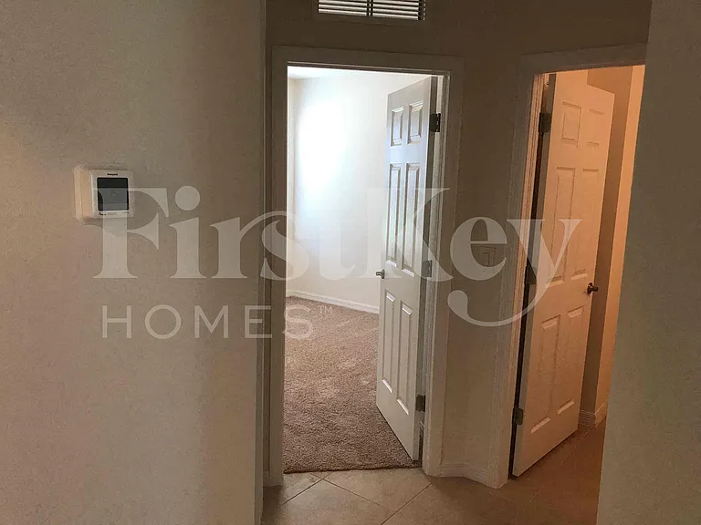 217 NW 9th St — Photo 12