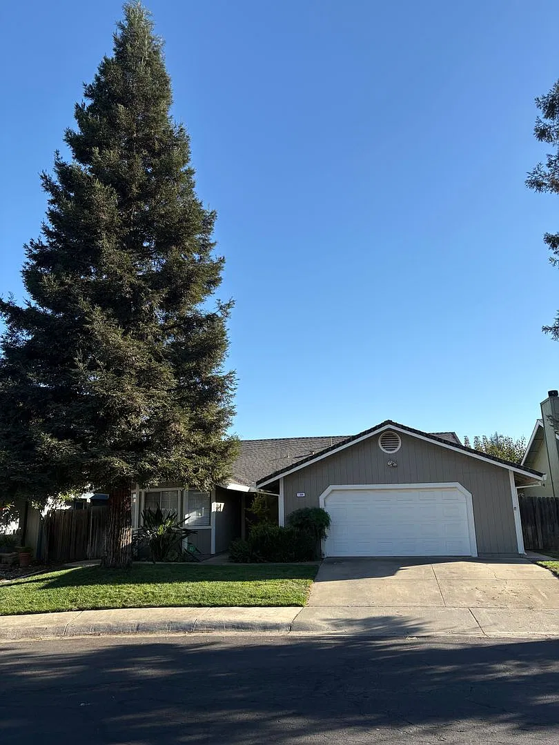 Cul-de-sac 3 bedroom 2 bath home — Photo 1