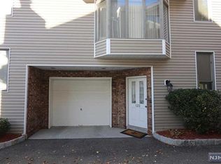 123 Roosevelt Pl, Palisades Park, NJ 07650