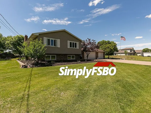 3530 E Harbor Dr, Bettendorf, IA 52722