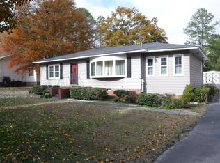 121 Hunt Dr, Calhoun, GA 30701