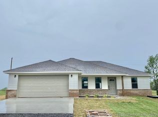 2101 N Sunset Strip, Tahlequah, OK 74464