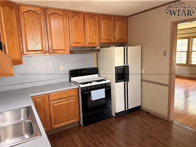 1652 Dayton Ave — Photo 5