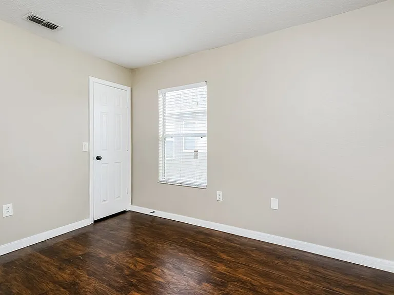 4705 Willoughby St — Photo 15