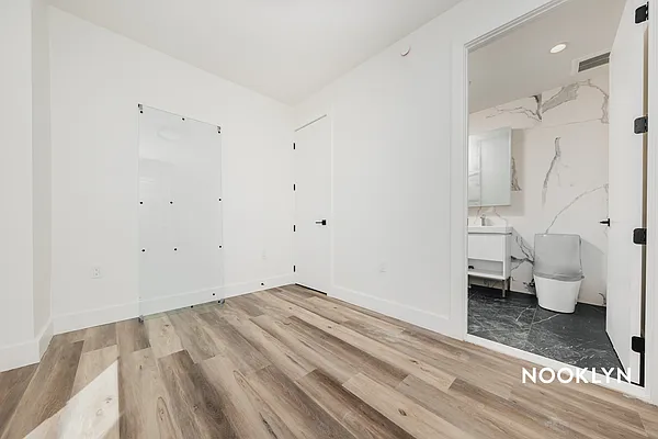 Rented by Nooklyn NYC LLC | media 18