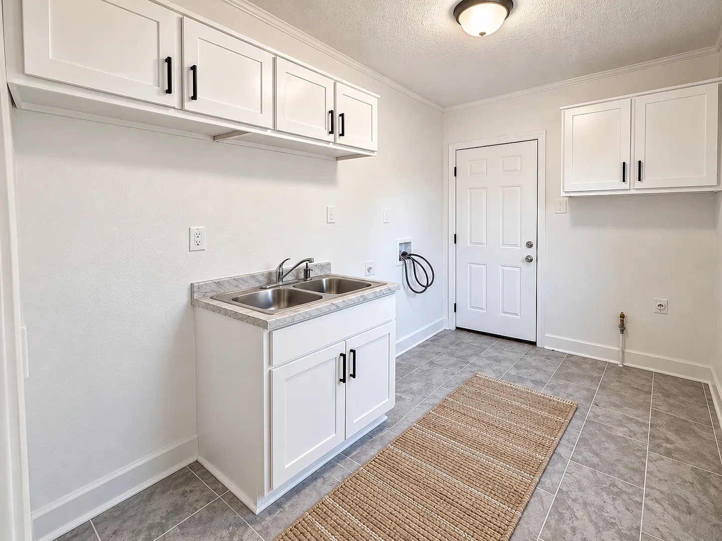 4 bed, 1211 sqft, $1,550 — Photo 2