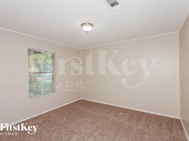 2518 S San Antonio St — Photo 11