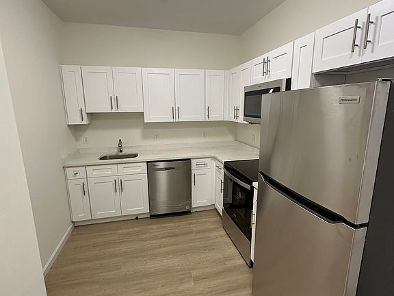 5th image of 1269A Main St #516