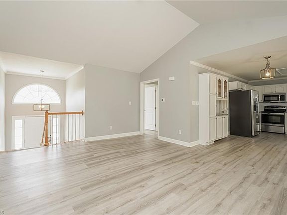 4th image of 4734 Eagle Path