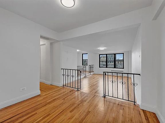 4th image of 425 E 26th St APT 3L