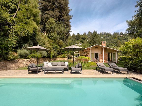 2nd image of 450 Woodland Road