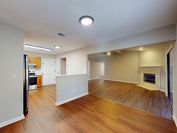 5th image of 1018 Dorwinion Dr
