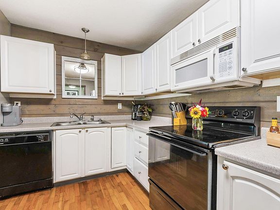 5th image of 853 W 3rd St