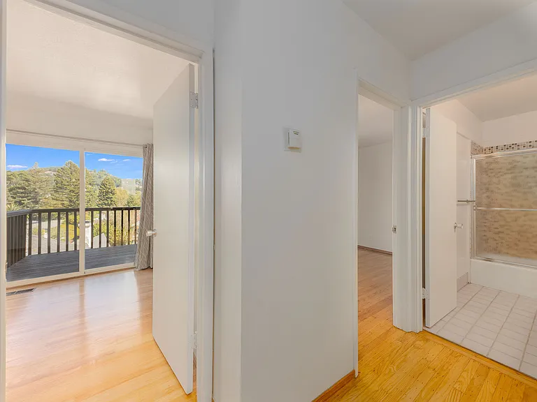 451 Ethel Ave — Photo 4