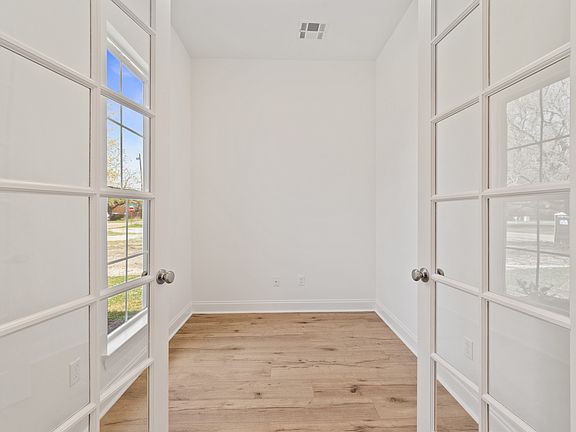4th image of 109 Overhill Dr